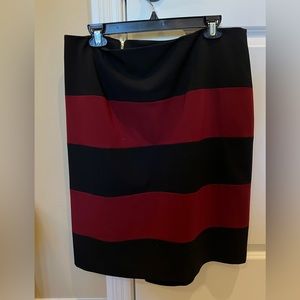 Nine West pencil skirt with side zipper opening